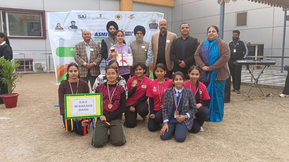 eam, accompanied by coach Mr Sudesh Thakur showcased remarkable teamwork and determination. Principal Mrs. Priya Singh appreciated the team and coach for their dedication and congratulated the players on their commendable achievement.