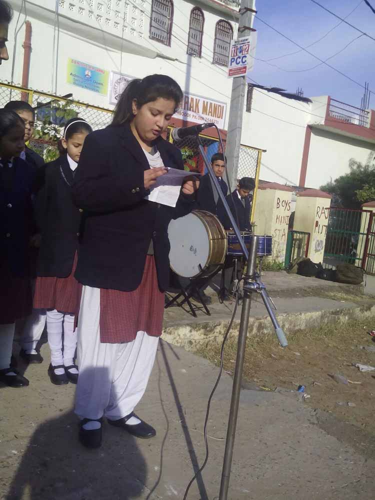 DBN Mubarak Mandi won the First prize in Inter School Debate Competition
