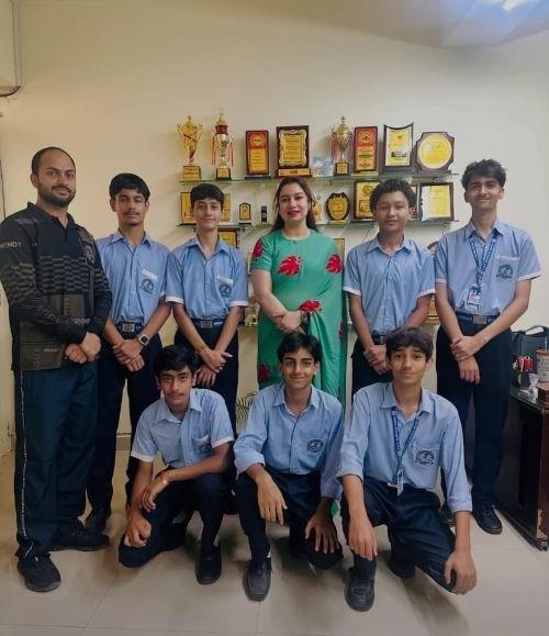 🏆 Our young champions won 3rd position in District Netball Championship 2026–27. Principal Mrs Priya Singh felicitated them. 👏✨