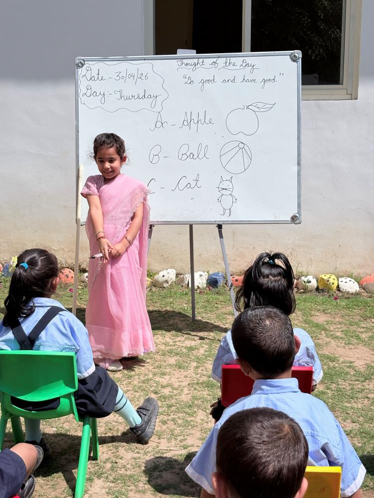 Little stars, big hearts! On Labour Day, students expressed their gratitude towards all workers through activities and smiles.